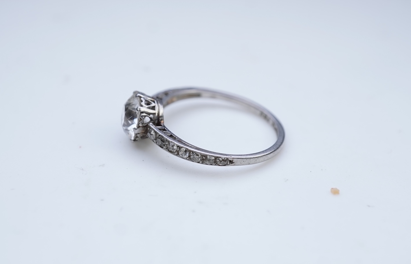 An attractive diamond engagement ring, early 20th century